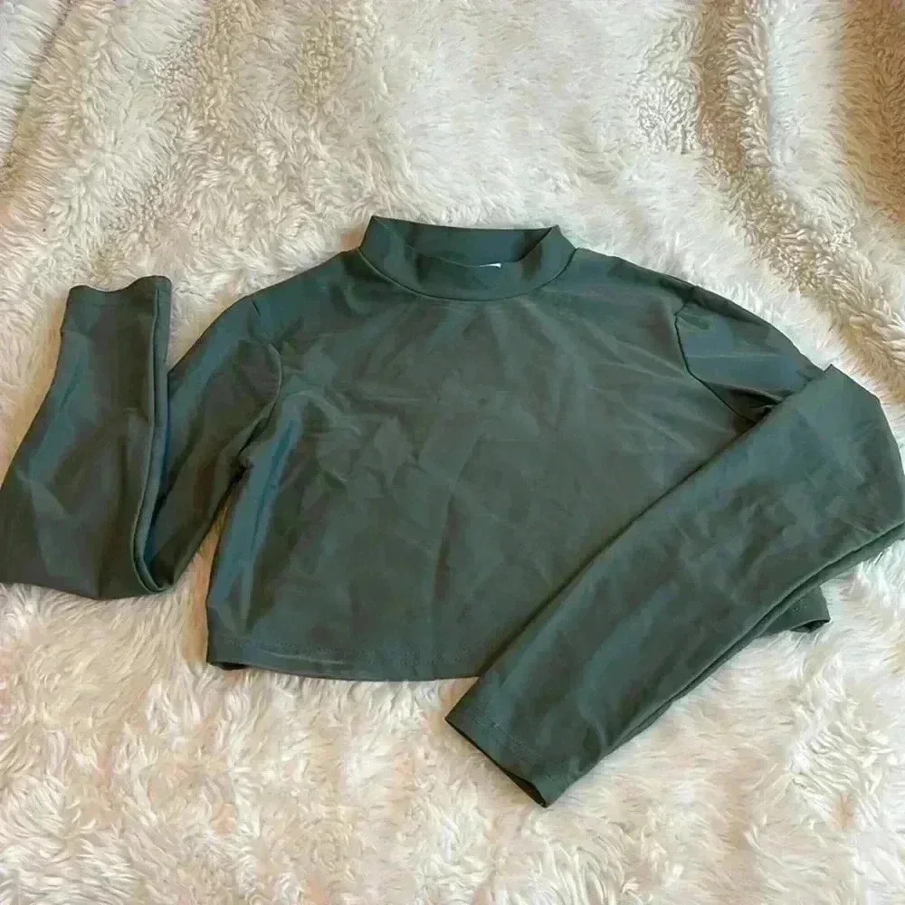 ASOS Weekend Collective fitted top in matte stretch khaki - part of a set - Picture 5 of 5